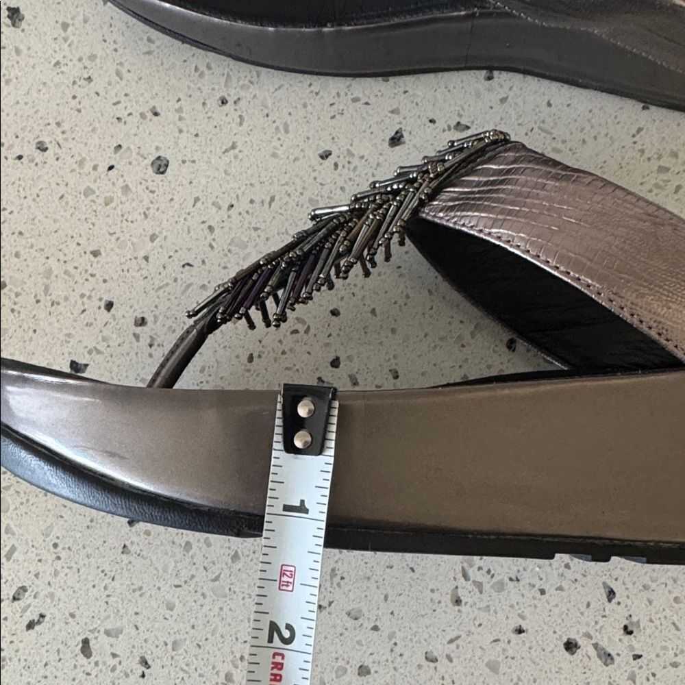 FitFlop Metallic Pewter Beaded Fringe Wedge Thong Comfort Sandals Women’s Size 7 - Picture 8 of 12